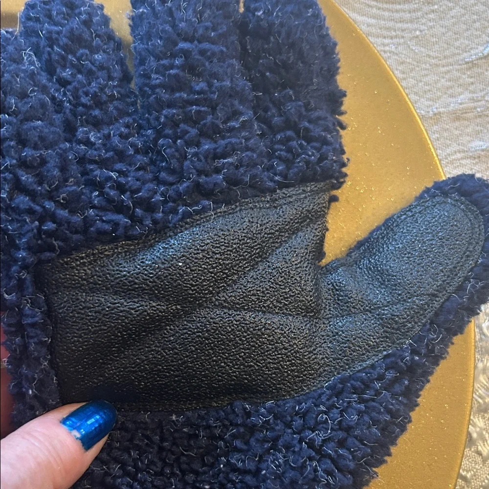 Navy Blue L Fleece Women’s Gloves with Extra Padding in Palms for Durability!